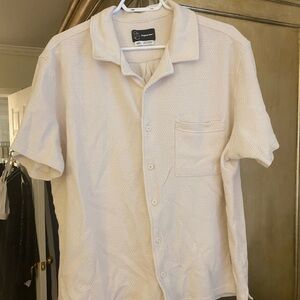 Beige waffle shirt. Size XXL. In good condition.